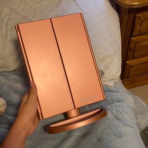 Easehold adjustable make up mirror